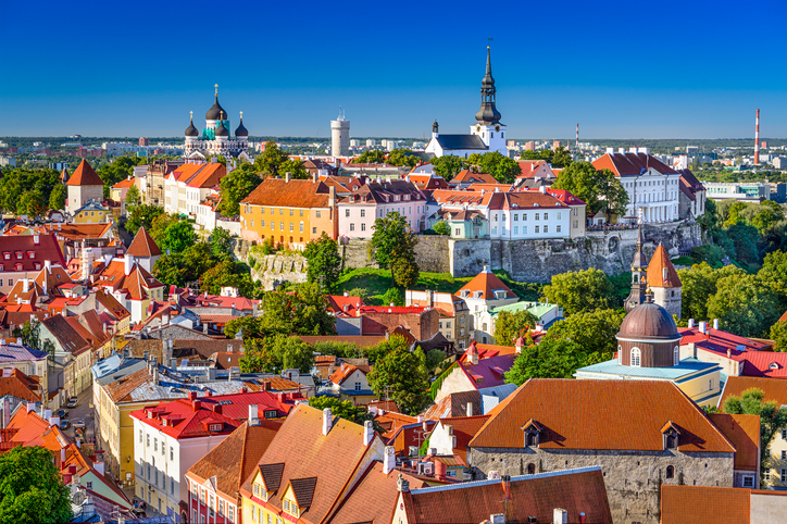 Tallinn, via i rumori dalla città