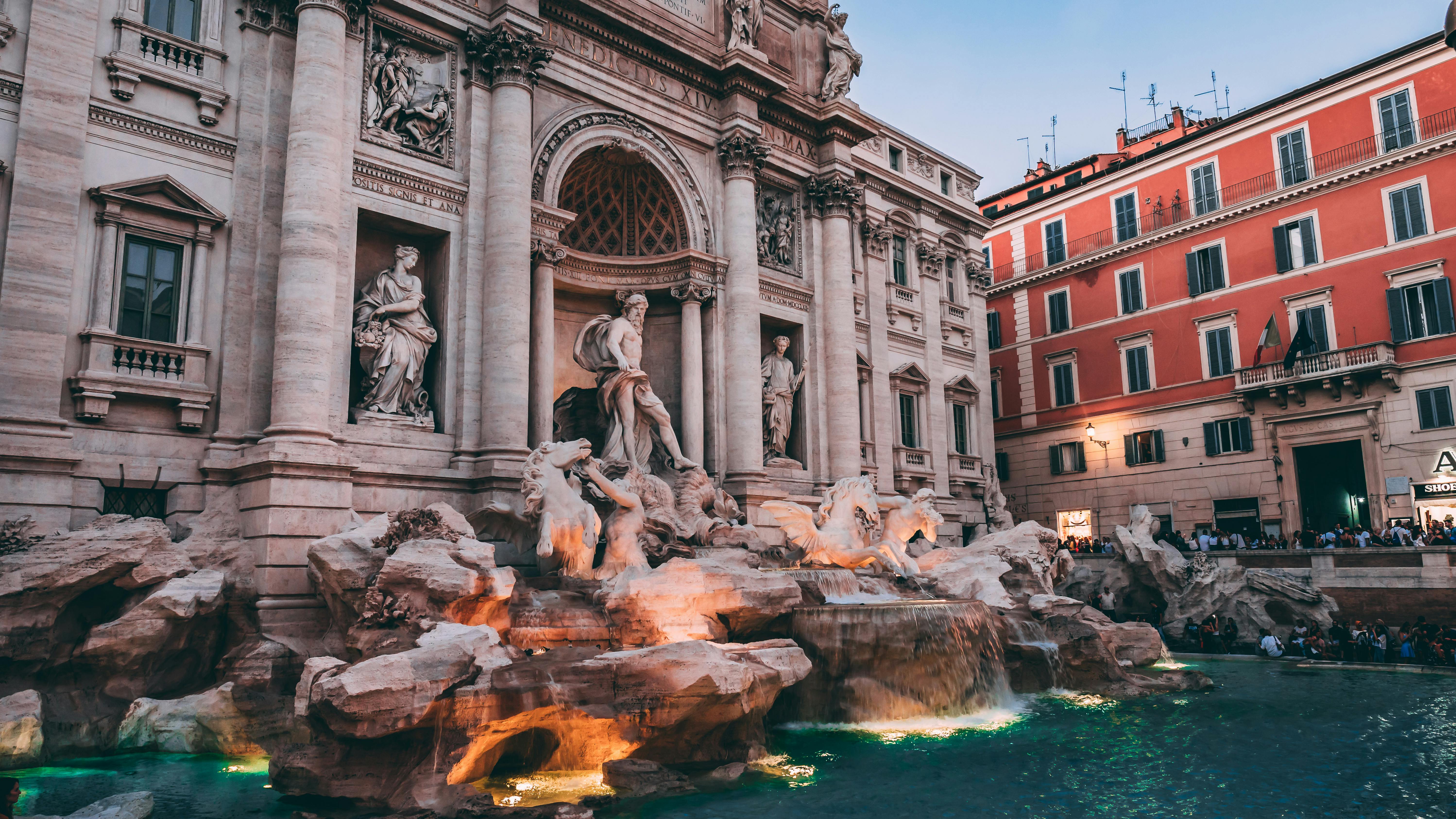 La metà dei turisti stranieri in Italia sceglie una città d’arte