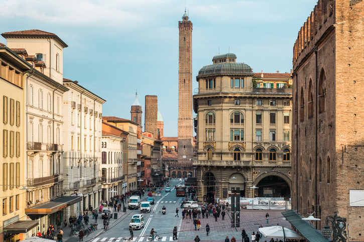 Bologna Città 30 funziona, in un anno dimezzato il numero di morti