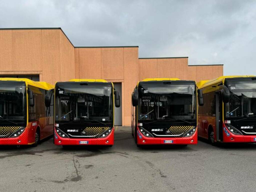 Bergamo, il trasporto pubblico si fa più green: ecco 11 nuovi autobus elettrici