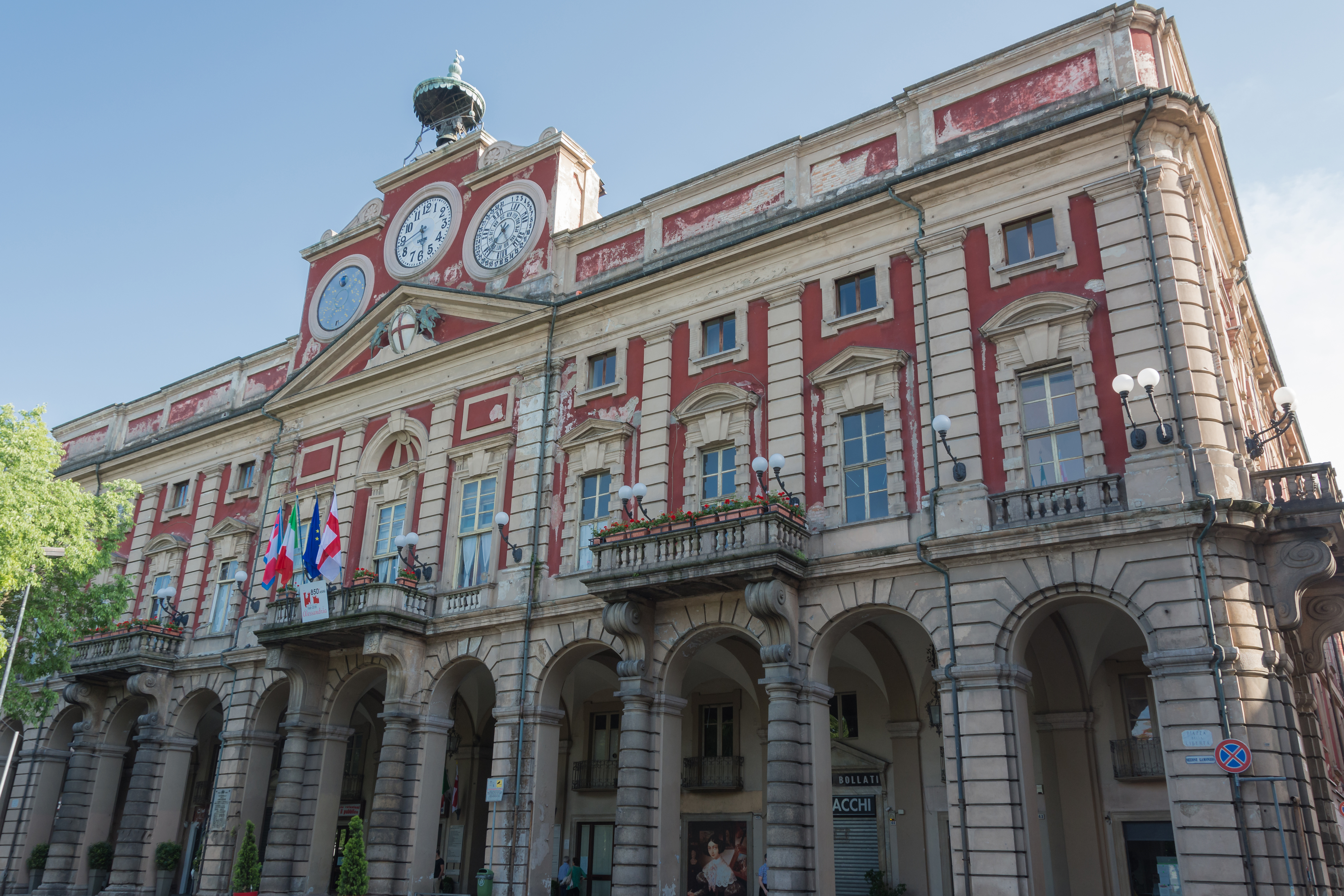 Alessandria, da ottobre si cambia: arrivano i varchi elettronici per l’area pedonale in centro