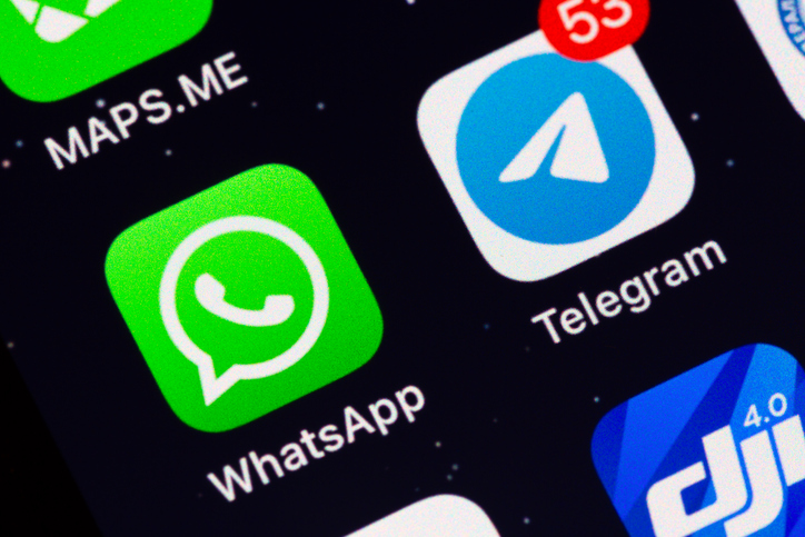 Messaggi WhatsApp contenuti in un cellulare, natura giuridica per la Cassazione