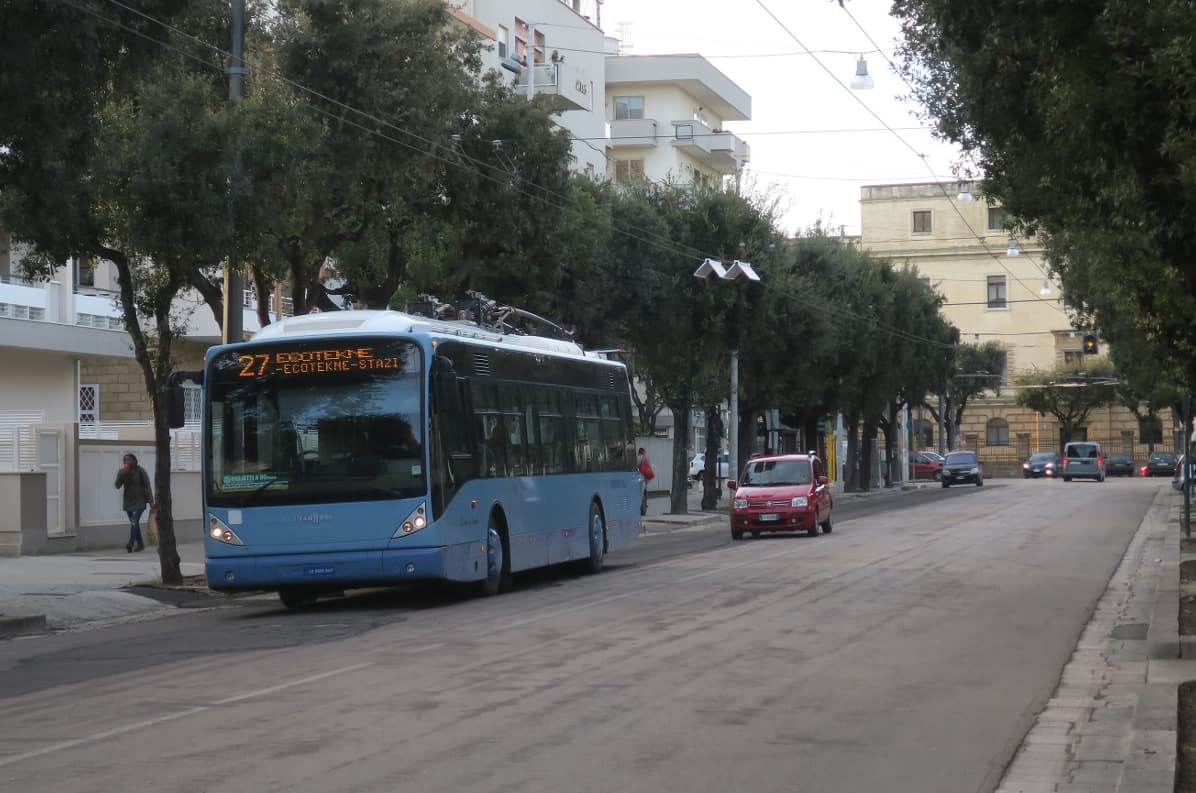 Lecce, mobilità sostenibile: in arrivo 6 bus elettrici. Ecco quanto costeranno