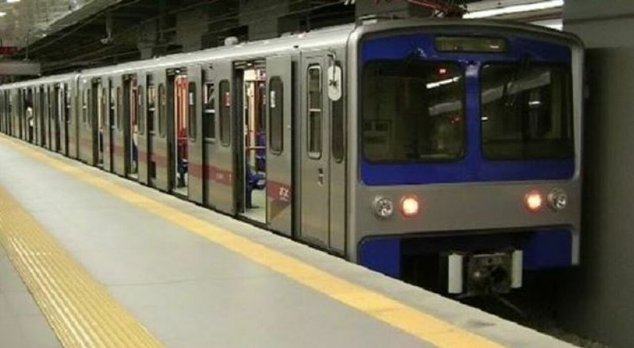 Roma, Metro B: problemi alla linea e passeggeri senza treni. I due giorni neri della mobilità nella Capitale