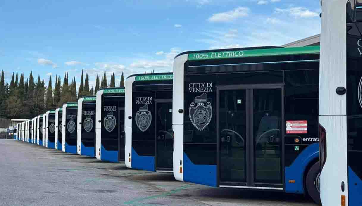 Venezia, mobilità sostenibile: in arrivo 3 bus elettrici. Ecco quanti sono i mezzi a zero emissioni