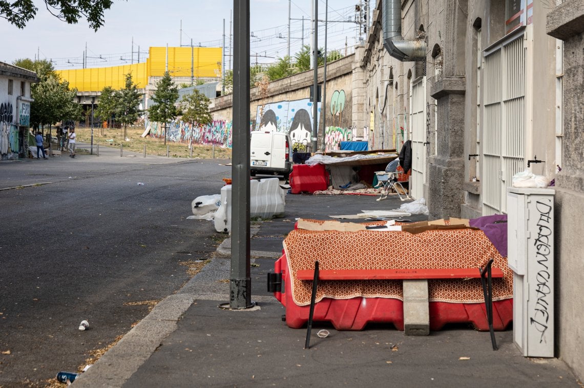 Milano, sicurezza: via tende e baracche, maxi-sgombero in via Sammartini
