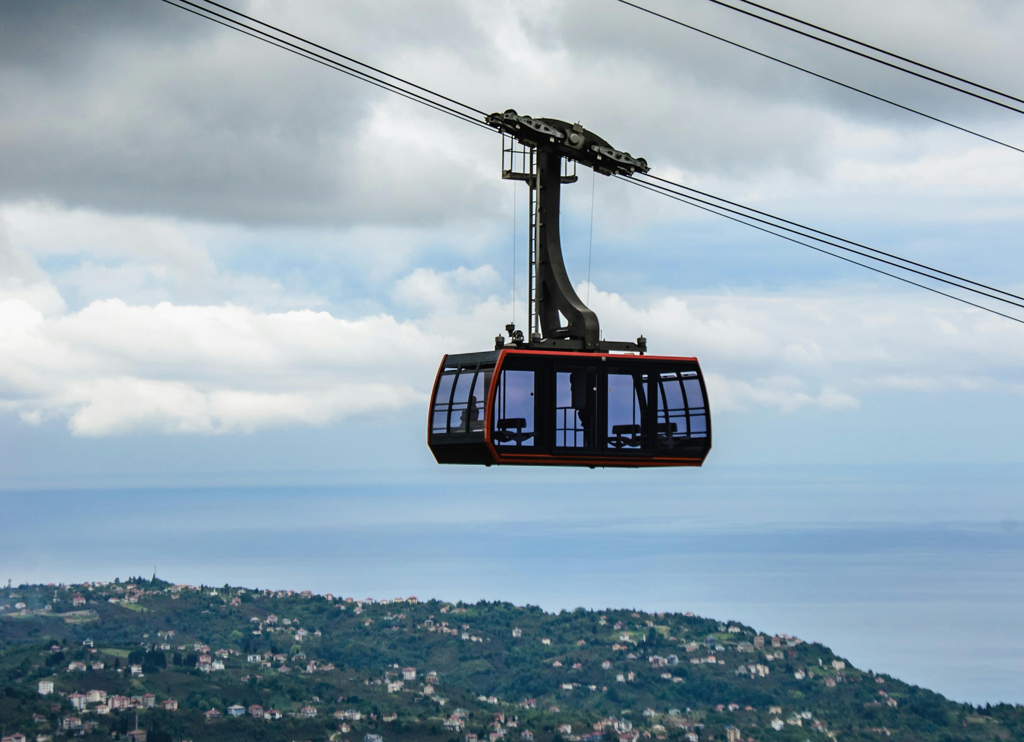 Genova, non solo la funivia in Val Bisagno: prende quota il progetto del collegamento Aeroporto-Erzelli