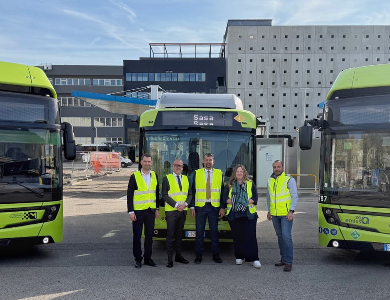 Bolzano, trasporto pubblico sempre più green: in servizio nuovi bus elettrici e a idrogeno