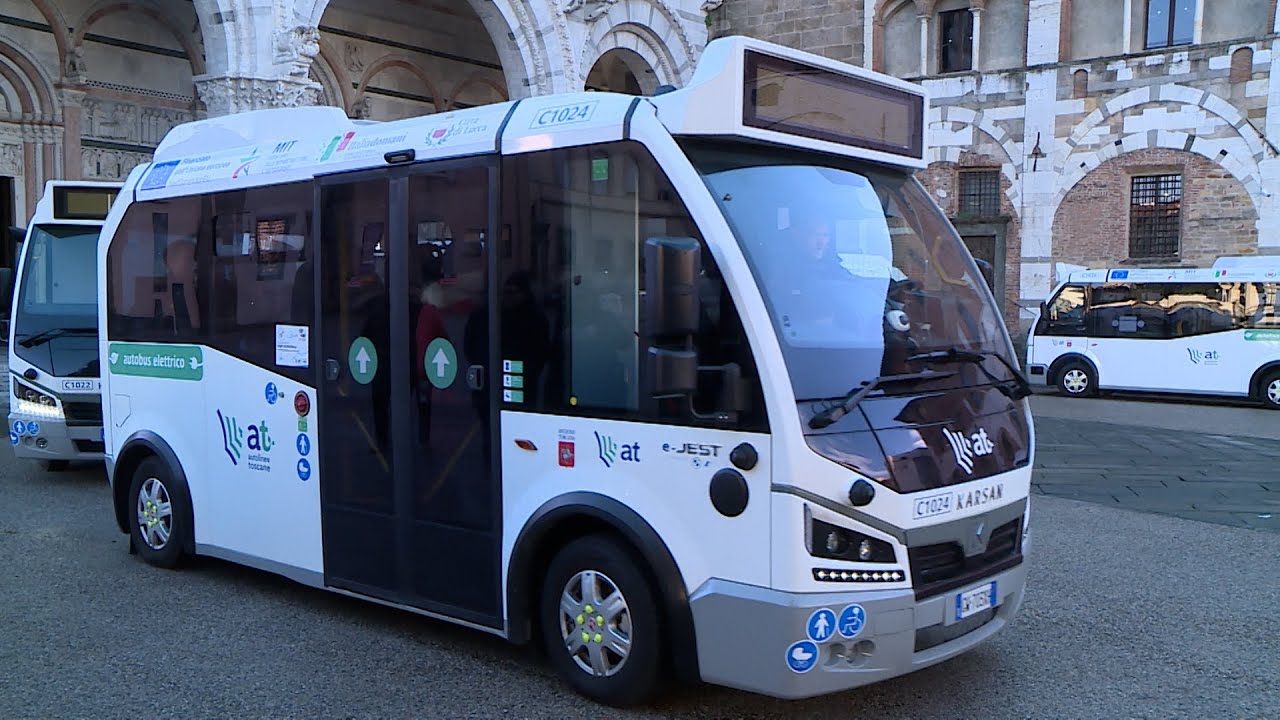 Lucca, svolta sulla mobilità sostenibile: da giugno solo autobus elettrici: i costi del progetto