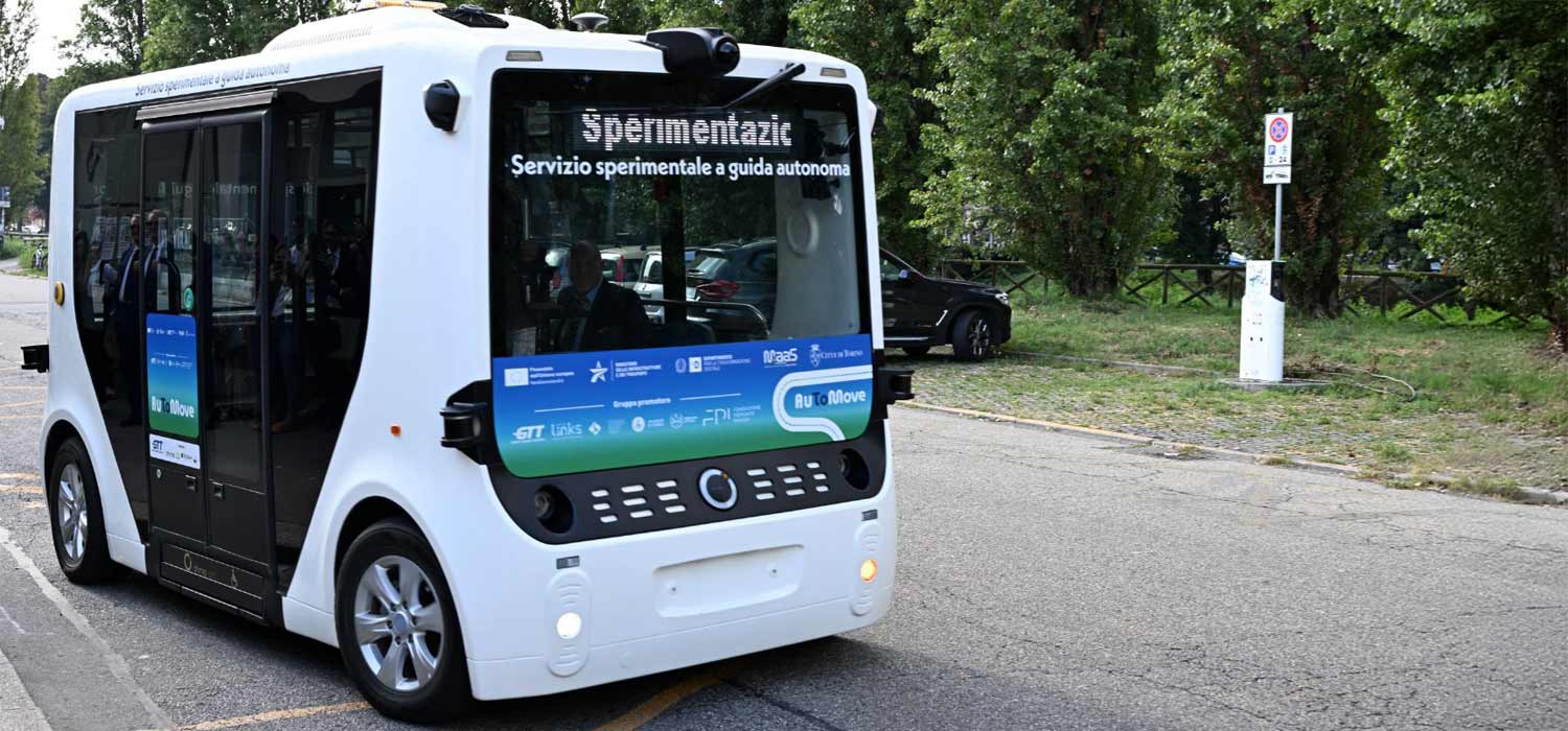 Torino, trasporto pubblico e innovazione: finita la sperimentazione della navetta autonoma AuToMove