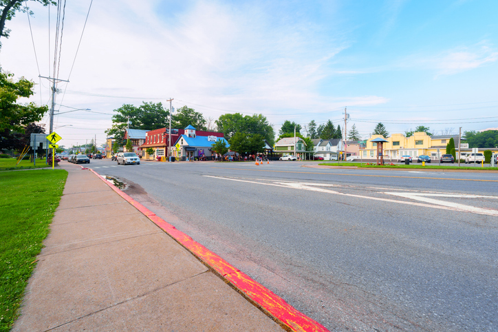 Chi incassa i canoni sulle strade statali nei piccoli Comuni? La Cassazione chiede chiarezza alla Corte Costituzionale