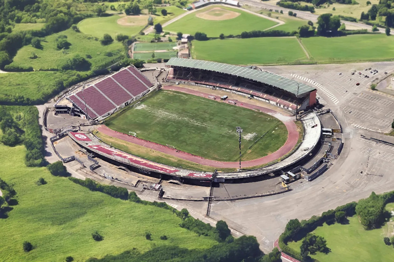 Arezzo, il nuovo stadio sarà sostenibile: pannelli fotovoltaici e una nuova Comunità Energetica Rinnovabile