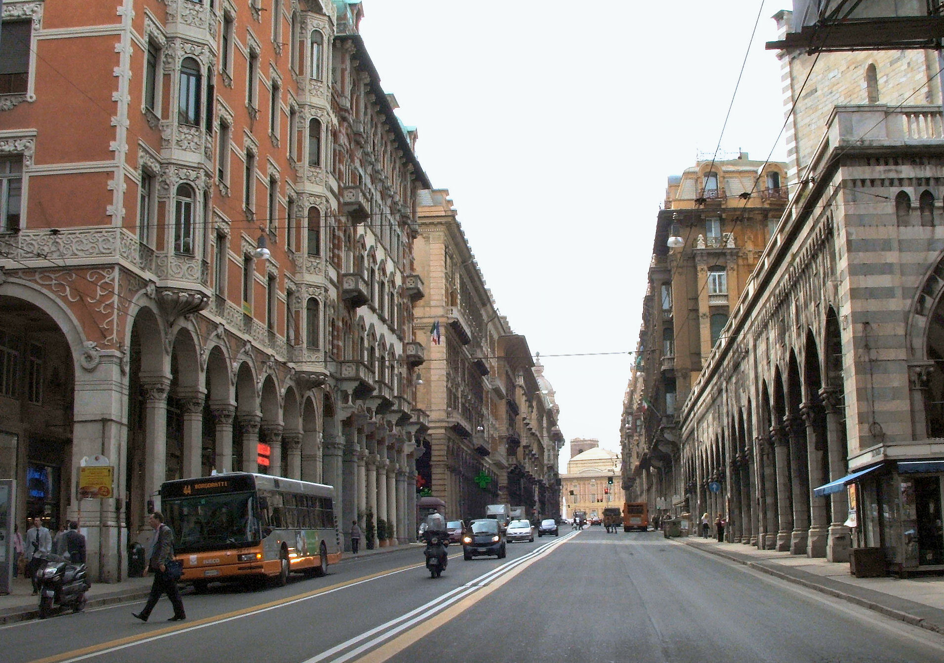 Irregolare il 70% del ripristino delle strade disastrate di Genova. La mossa del Comune