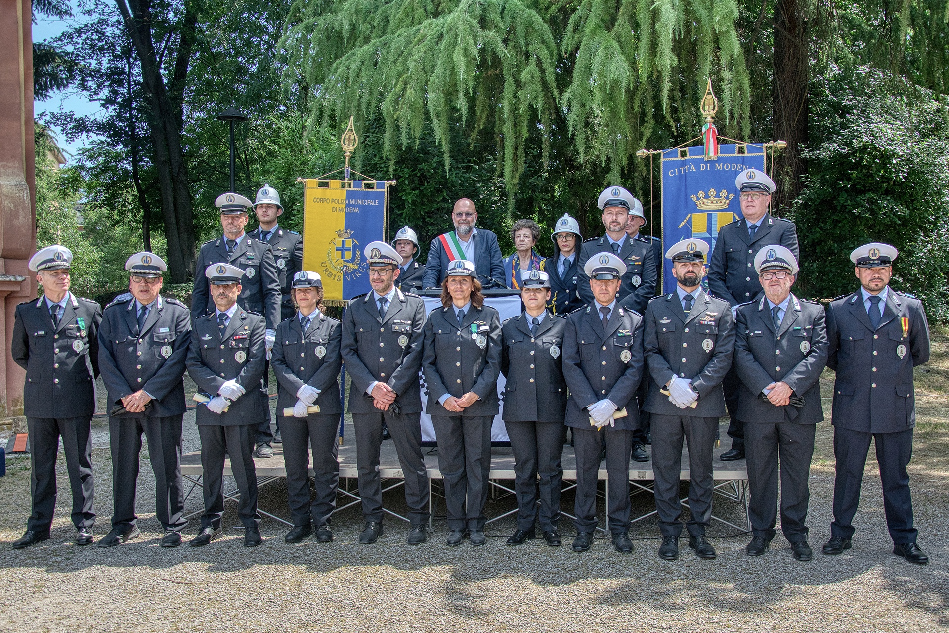 Modena, 166° anniversario della Polizia Locale: celebrazioni fra encomi per gli agenti e attività di sensibilizzazione. Il racconto
