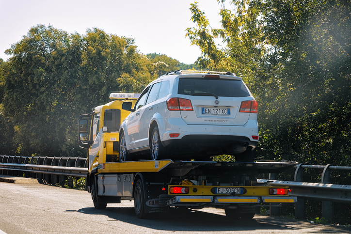 Soccorso stradale in autostrada, la Consulta chiarisce le regole tra sicurezza pubblica e libertà economica