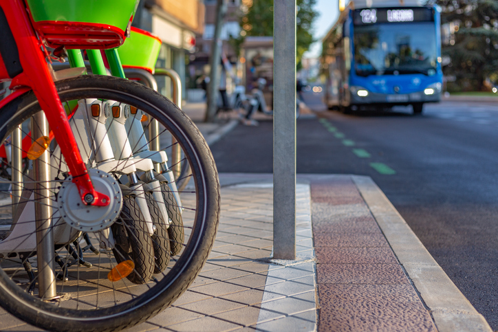 Mobilità urbana sostenibile, 500 milioni per città e metropoli dal nuovo Programma del MASE