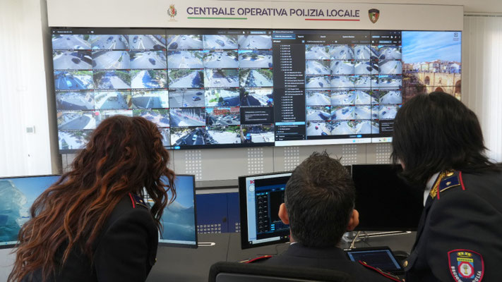 Bari, inaugurata la nuova centrale operativa della Polizia Locale: più tecnologia per la sicurezza urbana