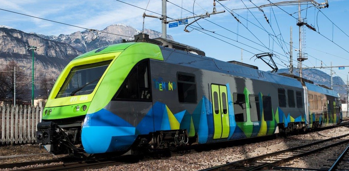 Trento, trasporto via treno e tecnologia: dal 22 giugno biglietti acquistabili a bordo in via digitale