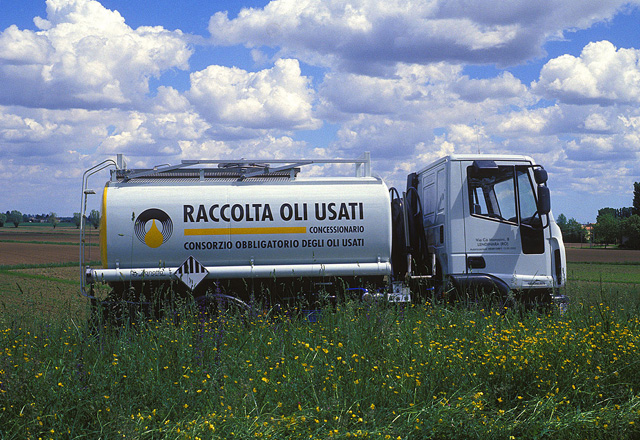 Oli usati, Italia leader in Europa nel riciclo: raccolta record e 98% rigenerato nel 2025