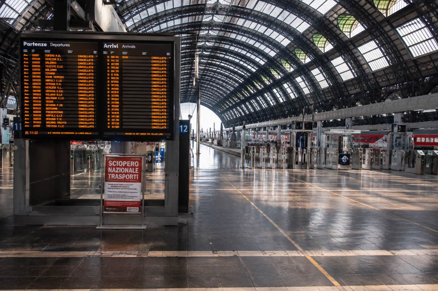 Vacanze a rischio: luglio si apre con una raffica di scioperi nei trasporti