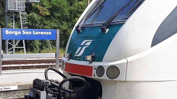 Troppo caldo, la ferrovia va in tilt: rotaie e ruote sotto stress, treni ridotti sulla Borgo San Lorenzo-Pontassieve