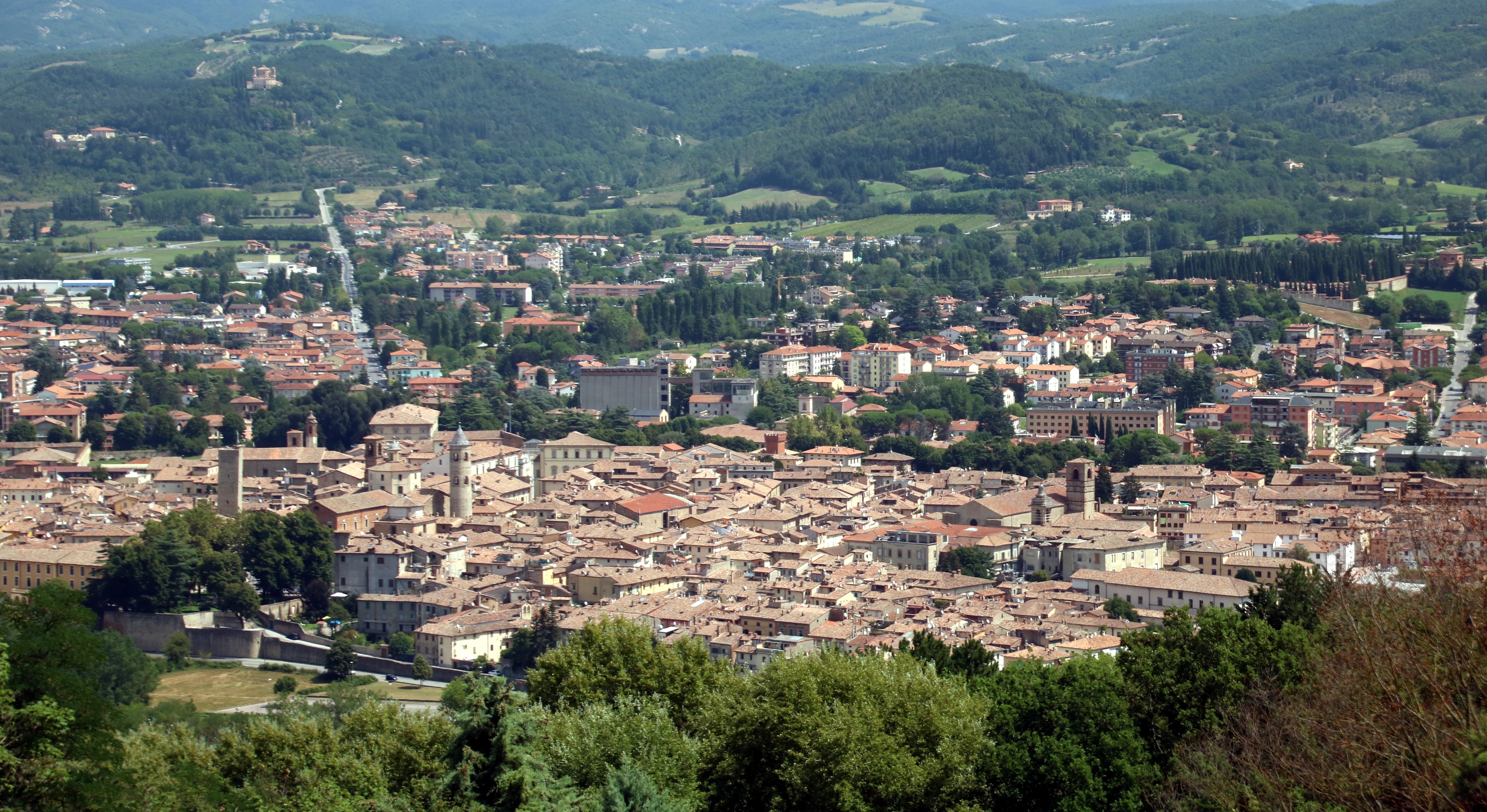 Umbria, dal 3 agosto scattano le multe nella nuova Ztl di Città di Castello. Tutto ciò che serve sapere