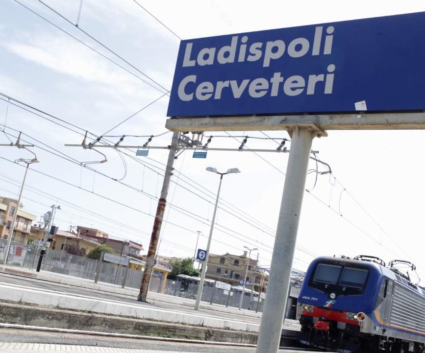 Treni Ladispoli-Civitavecchia, un’ora e mezza senza corse: la protesta dei pendolari