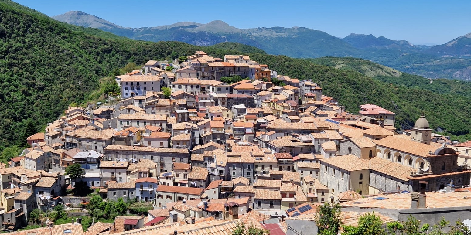 Calabria, vivibilità sostenibile contro lo spopolamento dei territori: 12 milioni di euro per l’Alto Tirreno Cosentino-Pollino: i progetti