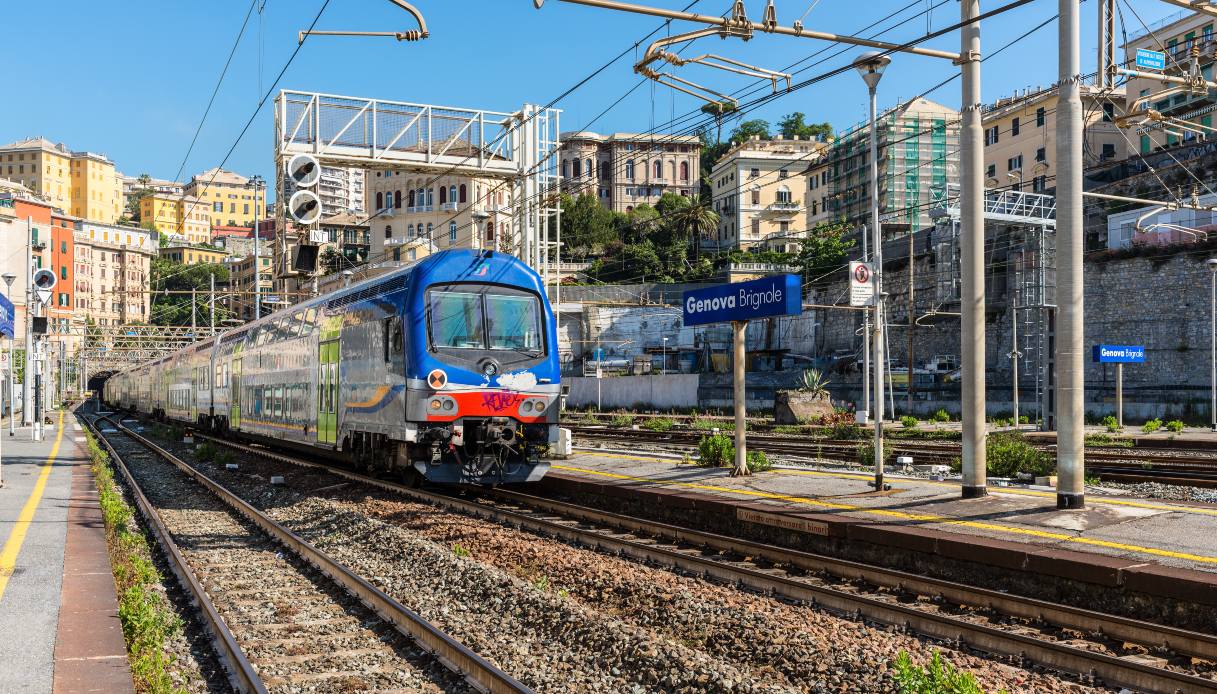 Treni Acqui Terme-Genova fermi fino a settembre: la protesta dei pendolari