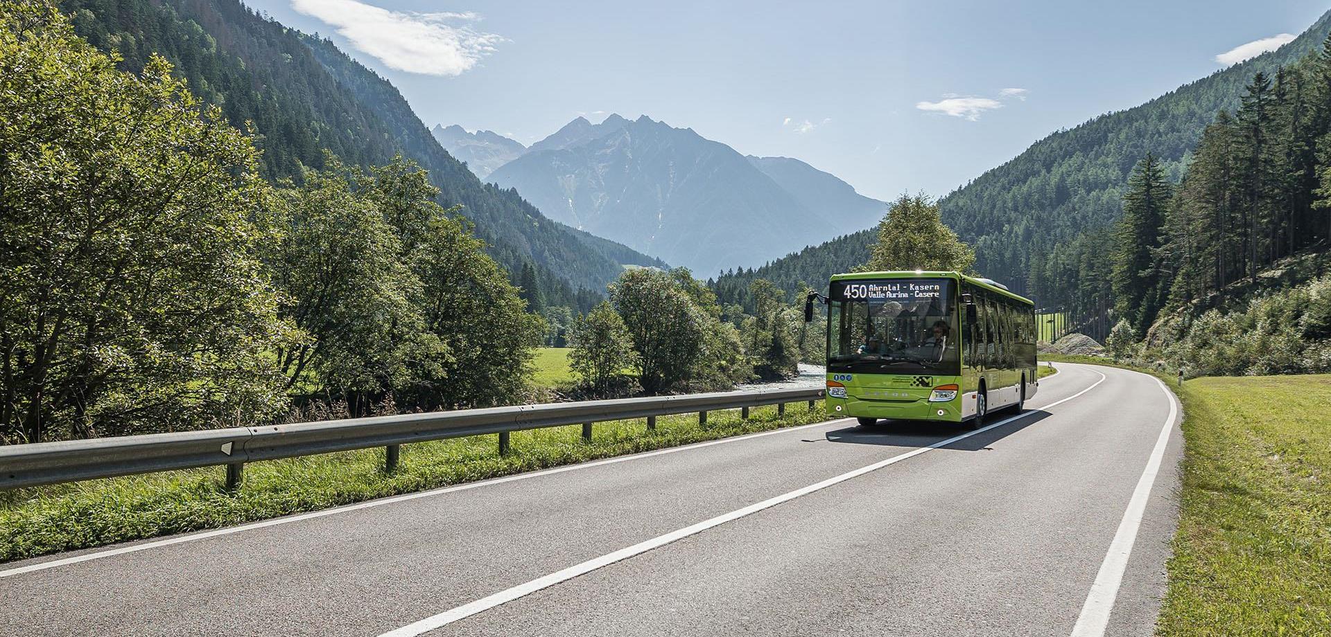Alto Adige, boom di passeggeri sugli autobus in estate. Il dato