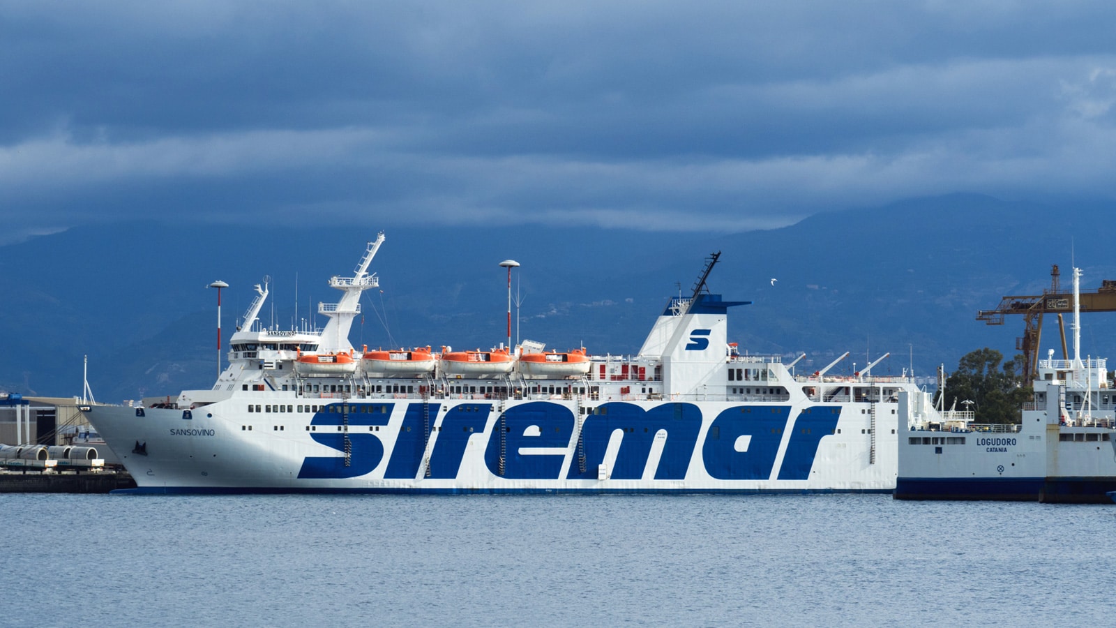 Sicilia, aumentano i traghetti: rincari del 18% per le isole
