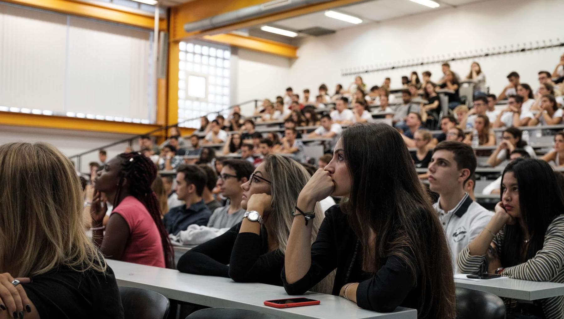 Genova, buone notizie per le matricole UniGe: abbonamenti Amt scontati anche nel 2026-2027. I dettagli