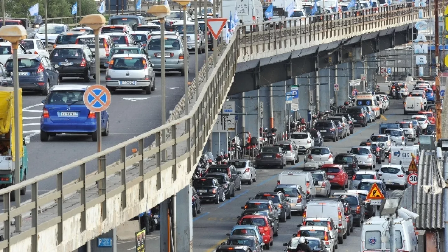 Genova, giornata nera per il traffico: cantieri e Salone Nautico mandano in tilt la viabilità