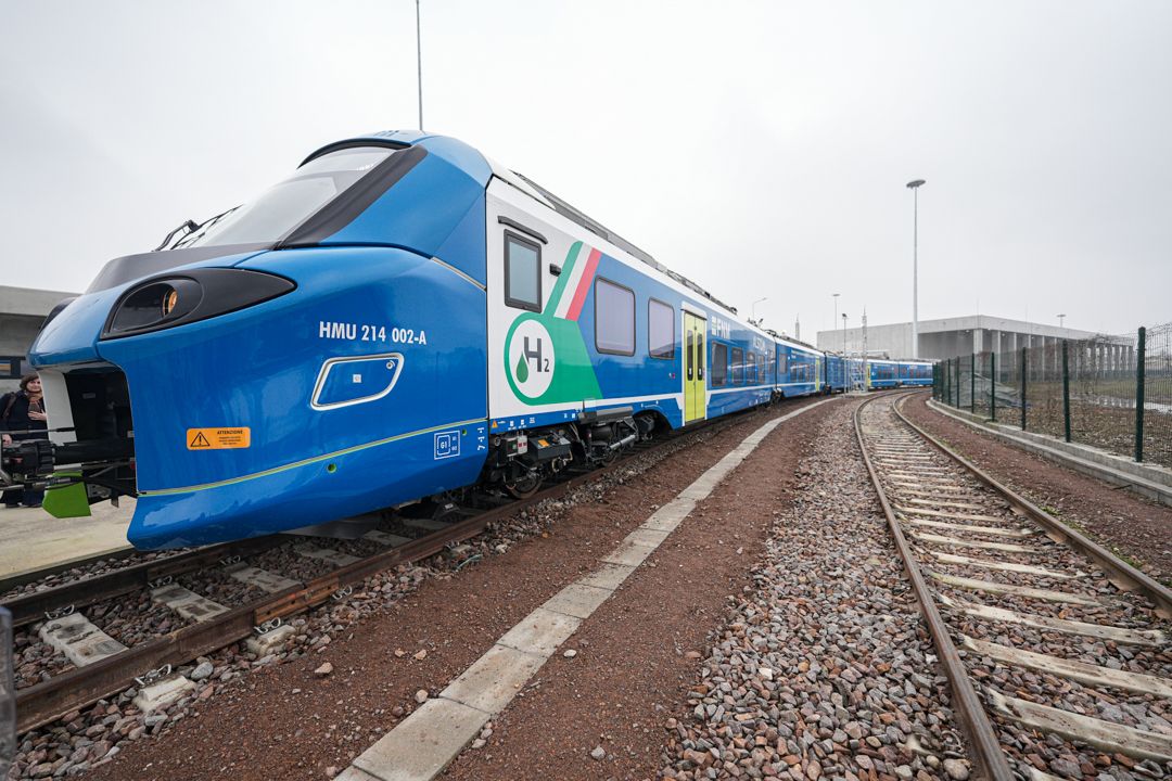 Treni a idrogeno, si parte: nella notte i primi test sulla Brescia-Iseo-Edolo