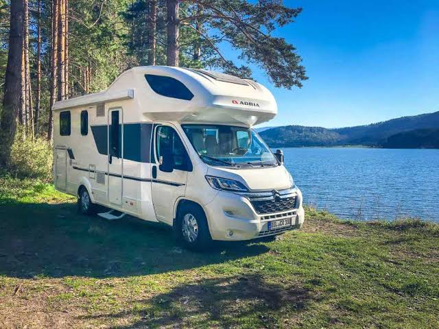 Camper, ecco perchè piace sempre di più ai giovani. Lo studio