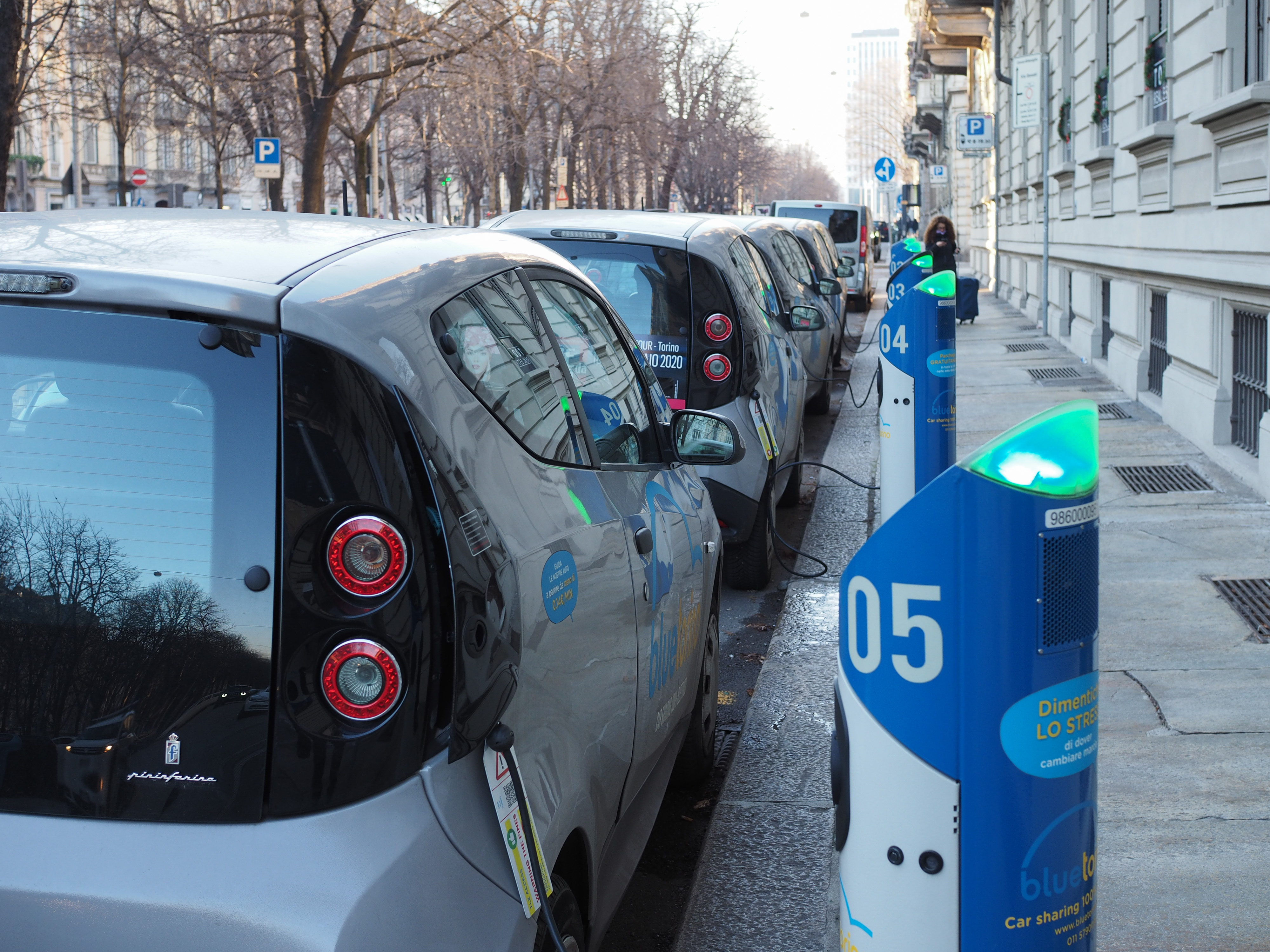 Auto, l’Europa accelera sull’elettrico e i costruttori cinesi guadagnano terreno