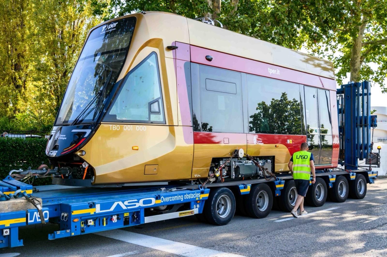 Bologna, il tram è arrivato in città: ecco cosa succede ora
