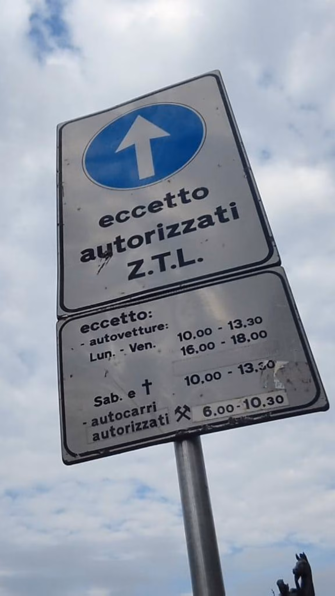 Verona, è scontro sulla Ztl tra residenti, commercianti e Comune: tutti i dettagli