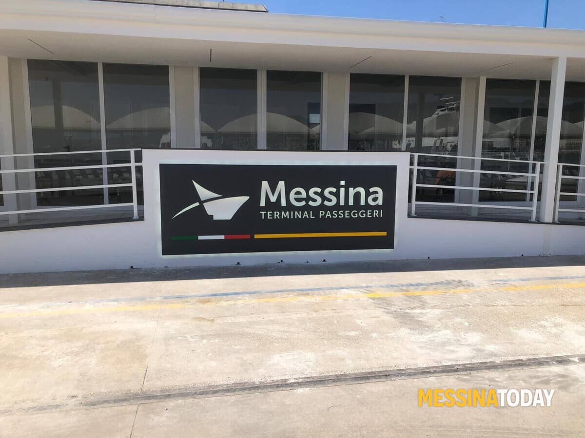 Messina, bus diretto per l’aeroporto di Reggio Calabria: il piano per unire le due città