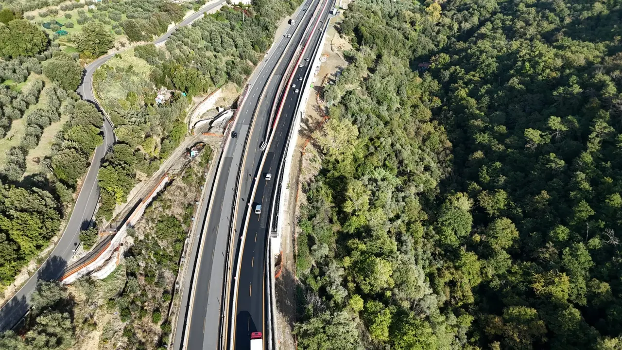 A1, terza corsia tra Firenze sud e Incisa: lavori finiti in anticipo, ecco cosa cambia