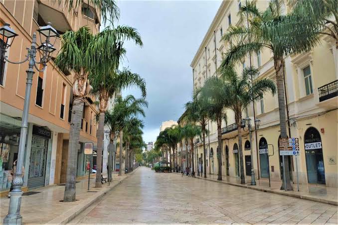 Brindisi, torna CambiaPasso: strade chiuse e divieti in centro per tre domeniche. I dettagli