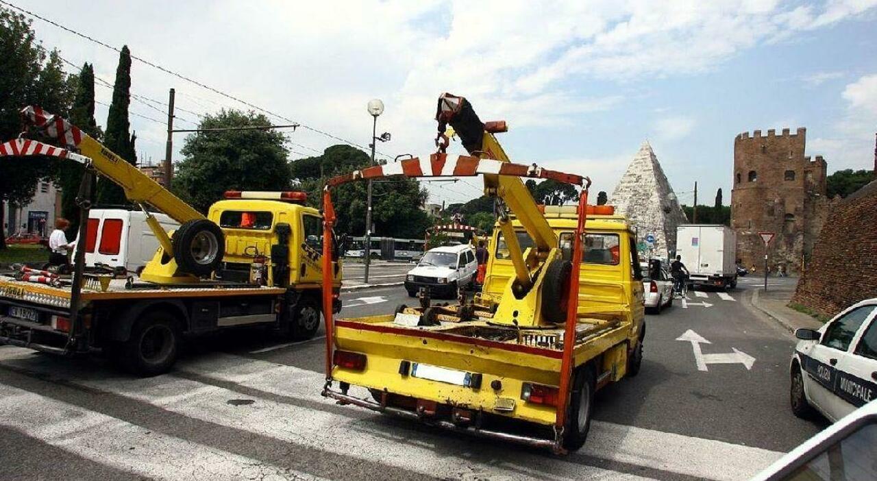 Roma, record di rimozioni auto: la maggioranza nel centro storico. Il dato