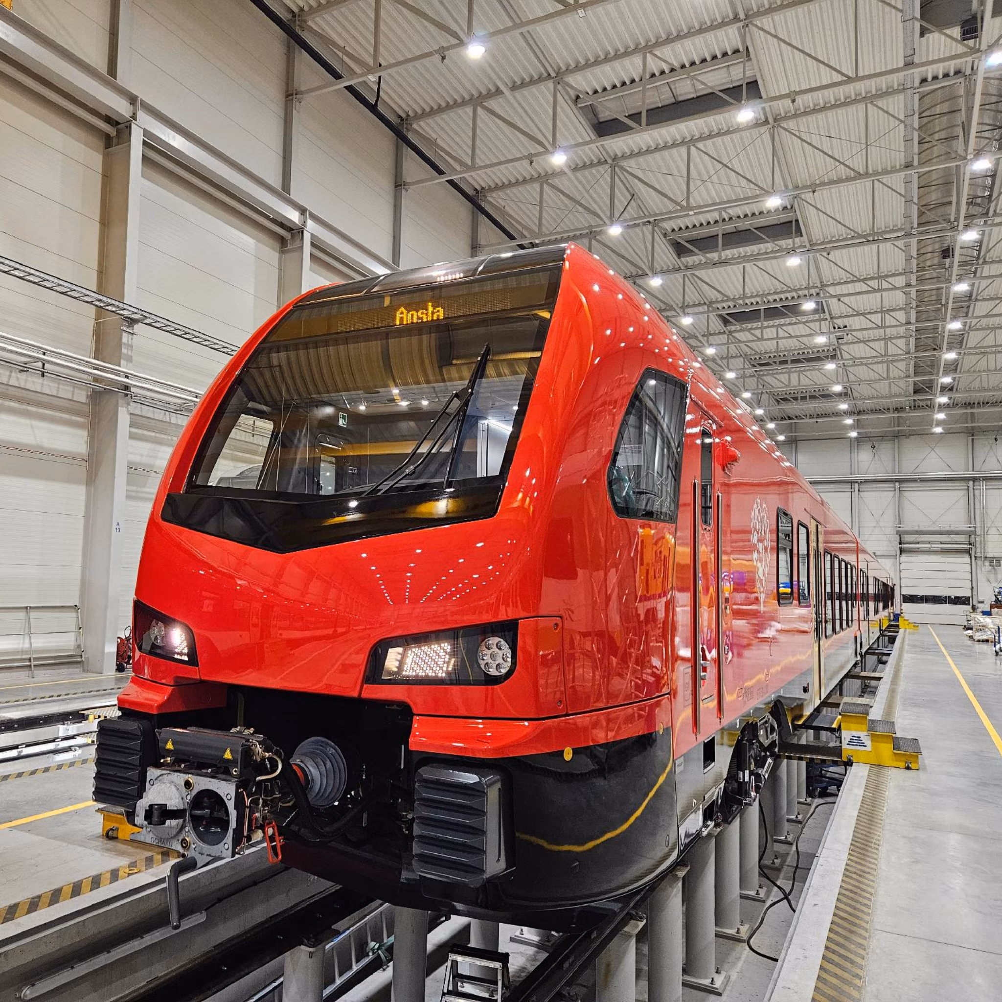 Aosta-Ivrea, sei nuovi treni elettrici pronti a partire: tutte le novità
